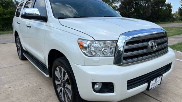 2014 Toyota Sequoia - Image 2