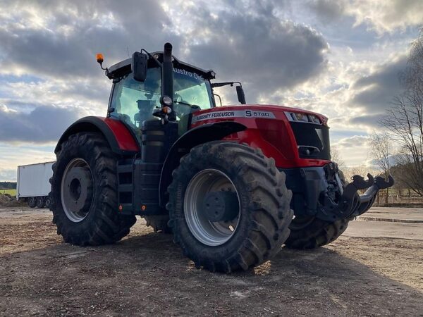 2019 Massey Ferguson 8740S DVT