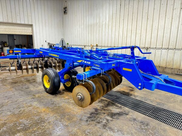 Landoll 7410-14 14' vertical tillage Disc Ploughs