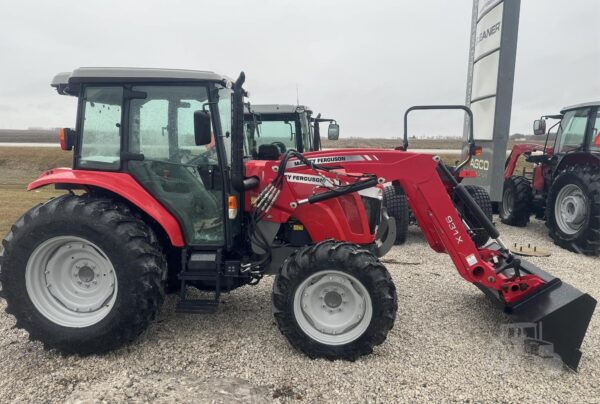 2014 MASSEY FERGUSON 4610 Tractor - Image 4