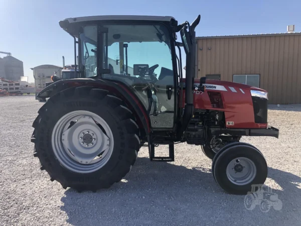 2023 MASSEY FERGUSON 4707 Tractor - Image 3