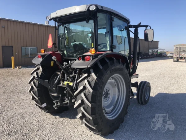 2023 MASSEY FERGUSON 4707 Tractor - Image 4