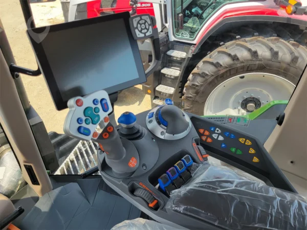 FENDT 1151 VARIO MT TRACTOR - Image 2